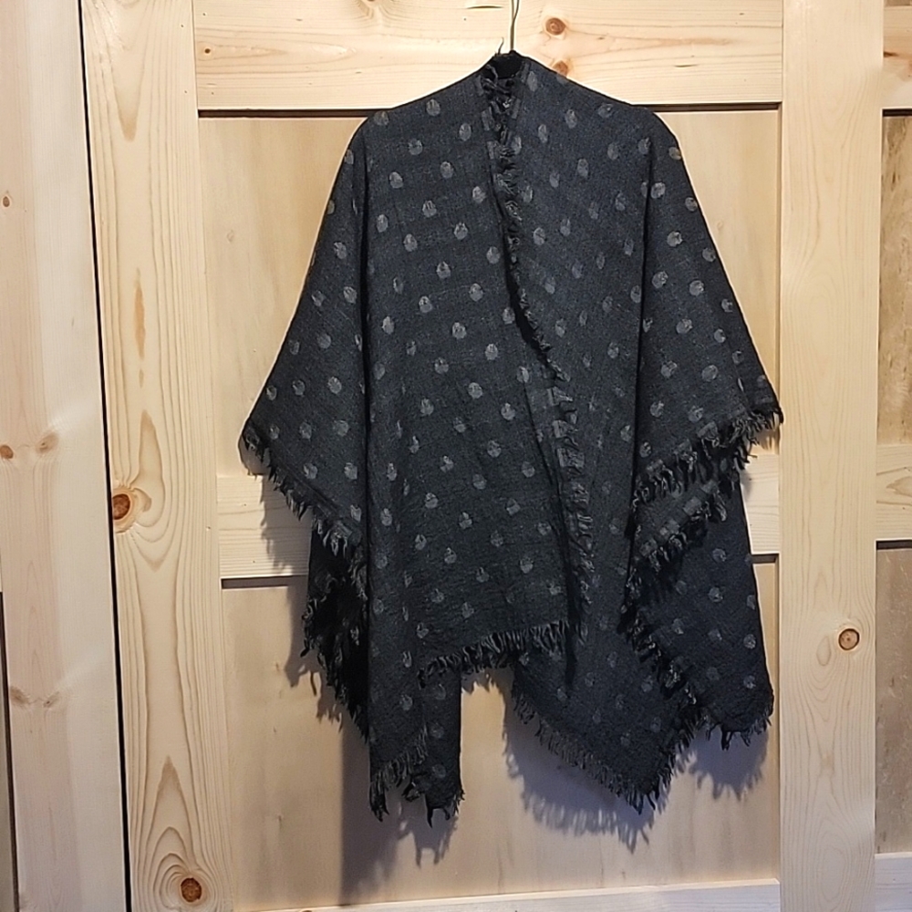 Beautiful Grey/Gold Shall